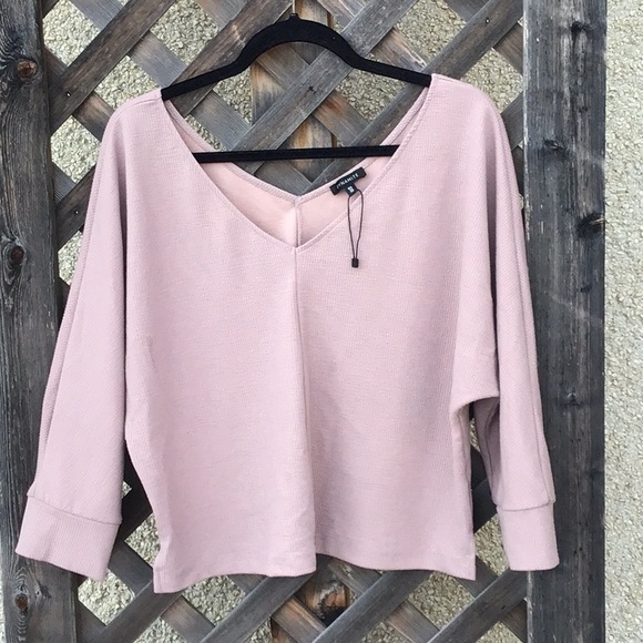 Dynamite Tops - Dynamite NWOT light pastel rose coloured top v front and back